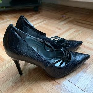 Kenneth Cole stiletto shoes